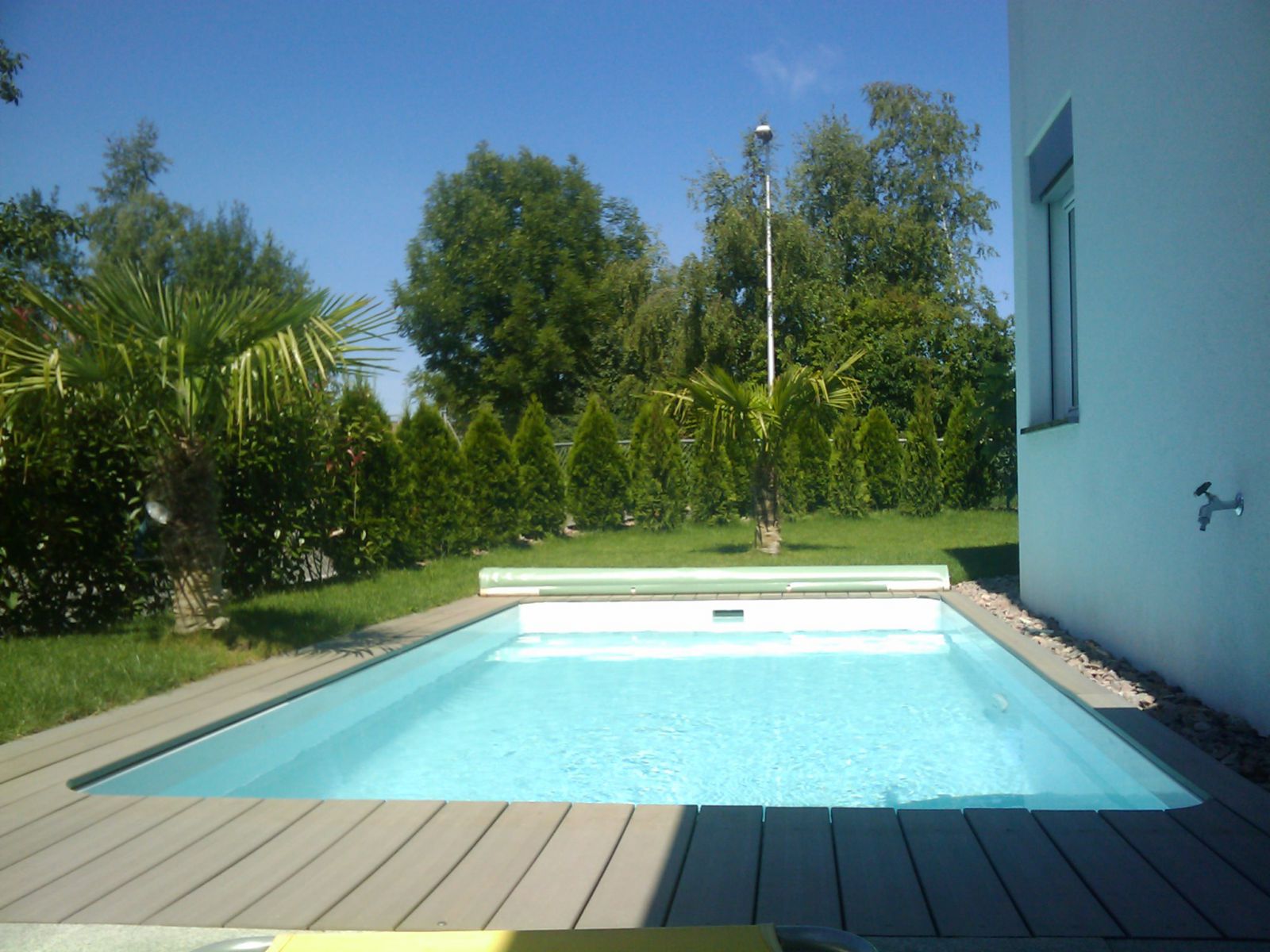 Pflege und Reinigung von Swimmingpools Pflege und Reinigung von Swimmingpools