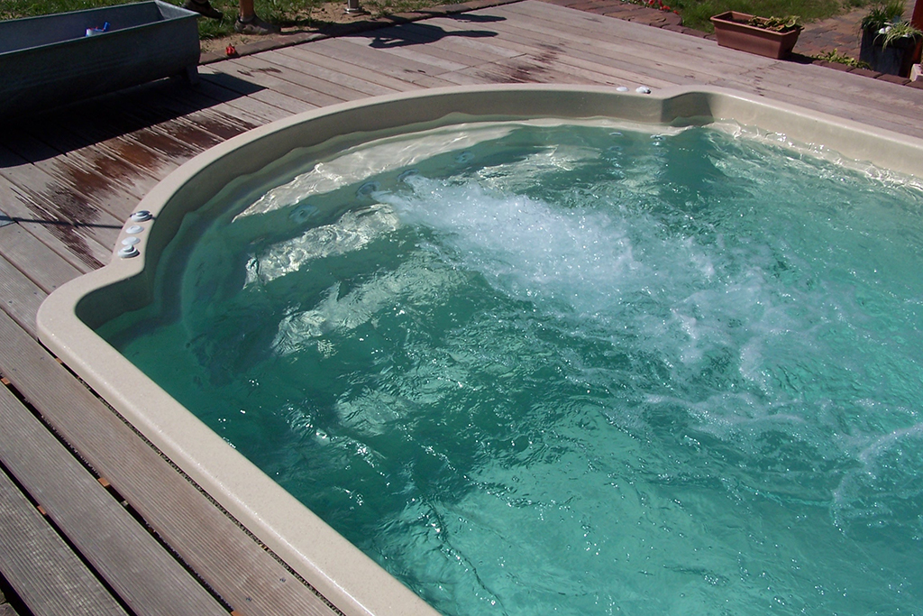 Poolaufbau Einstiegsbereich Poolaufbau Einstiegsbereich