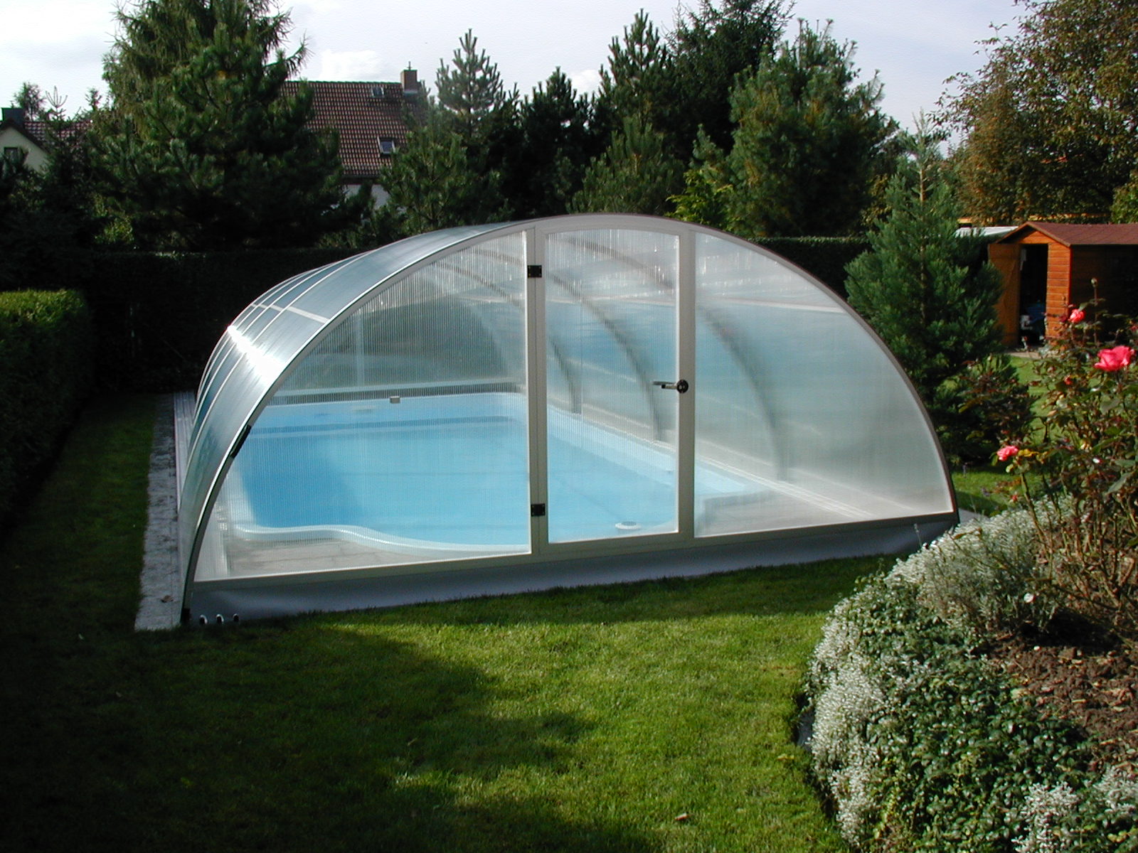 Swimmingpool Modell SUN mit Überdachung Swimmingpool Modell SUN mit Überdachung