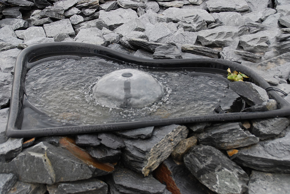 Wasserdekoration mit Fontänen Wasserdekoration mit Fontänen